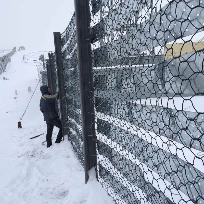 防雪柵欄